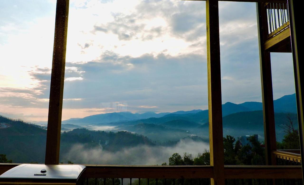 Mansion In The Sky Cabin Gatlinburg Exterior photo